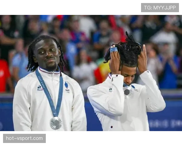 奥利塞与杜埃：传控风格差异如何影响比赛影响力？