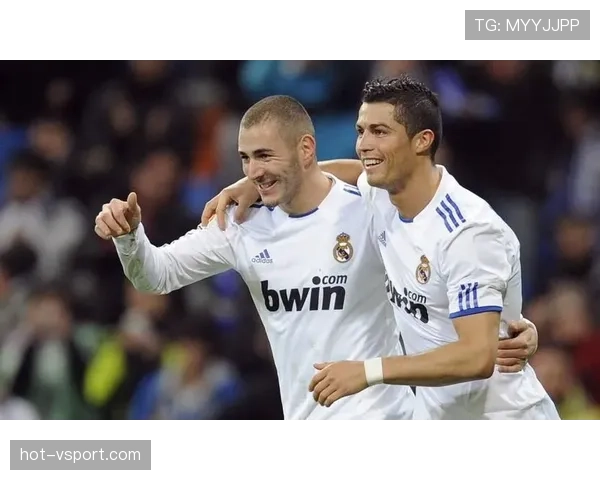 本泽马与伊布的终结效率差异及其战术角色适配性分析